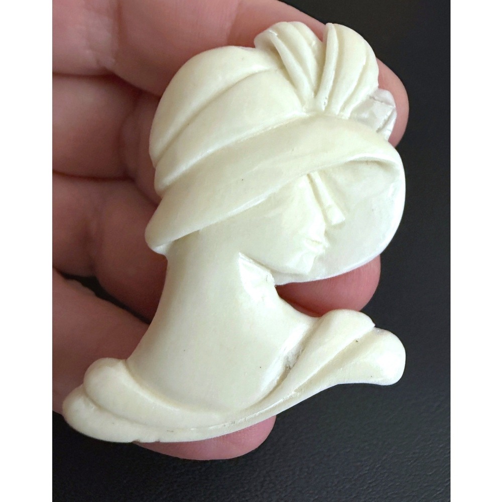 Vintage Lady Cameo Brooch Cream Art Deco Cloche Hat